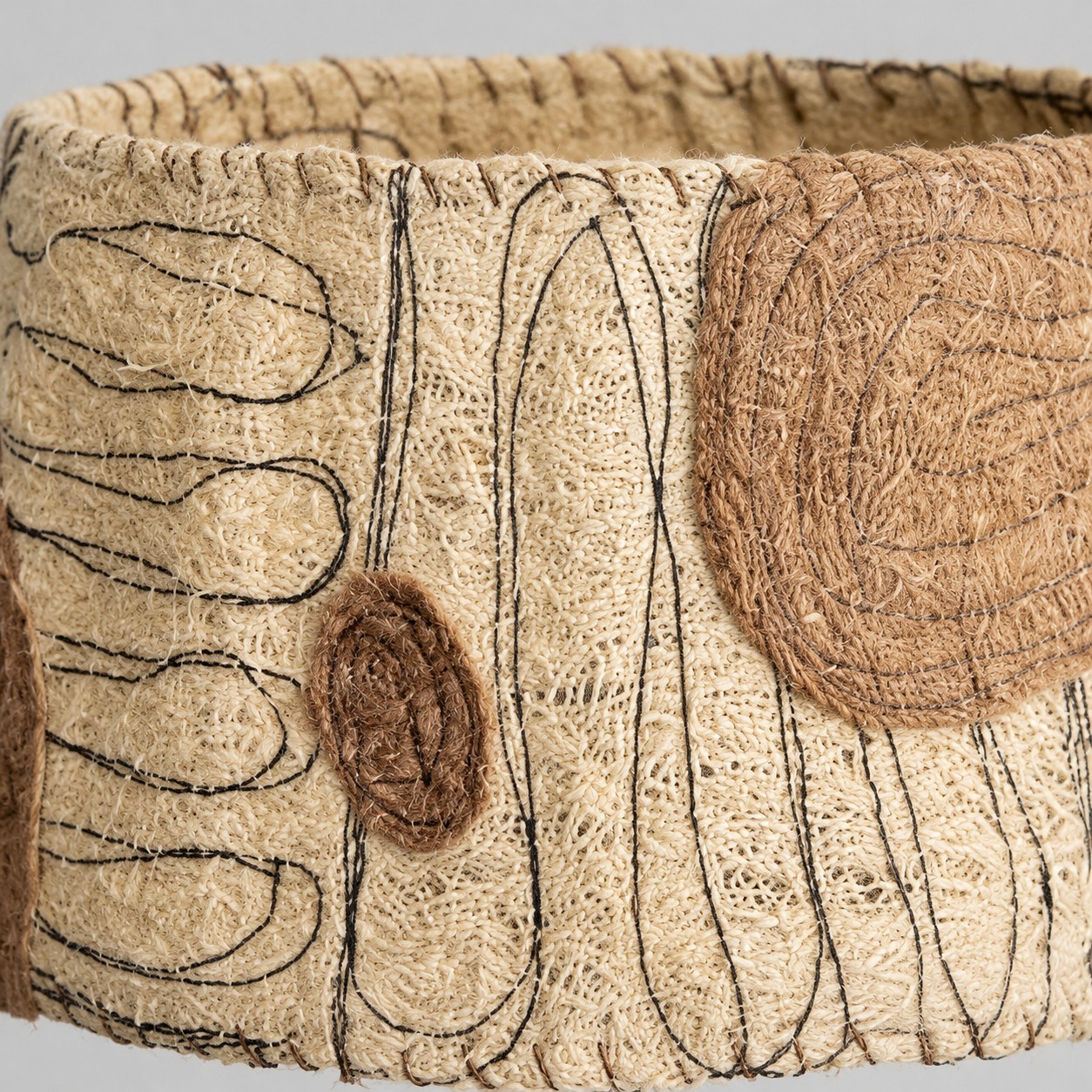 Detail module / shade texture and stitched motif