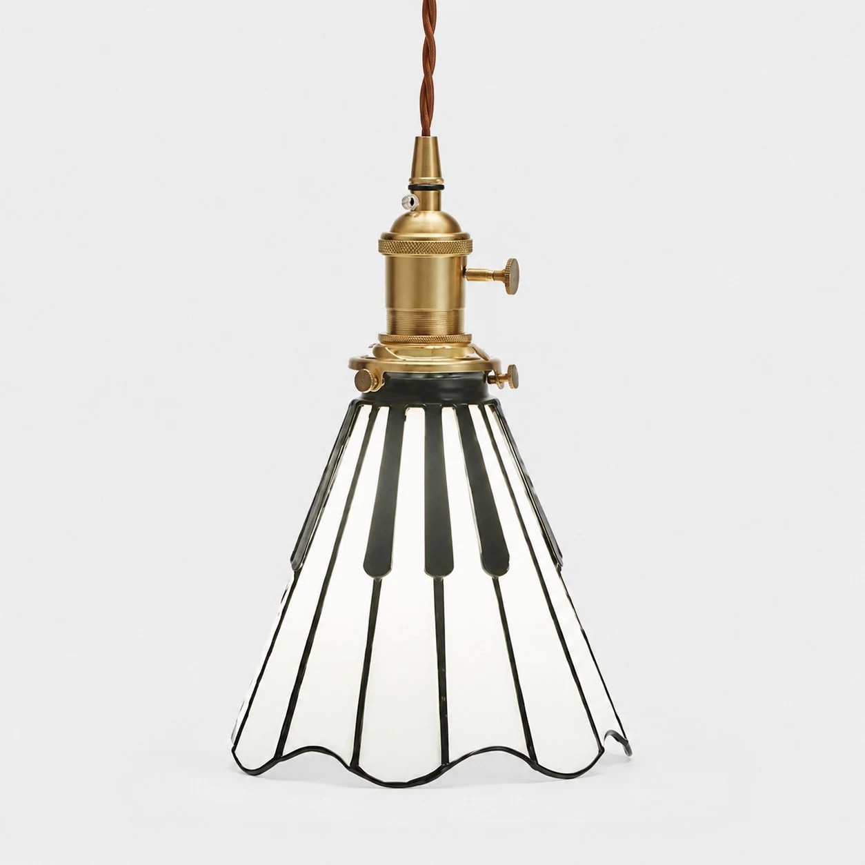 Single fluted shade piano note pendant light