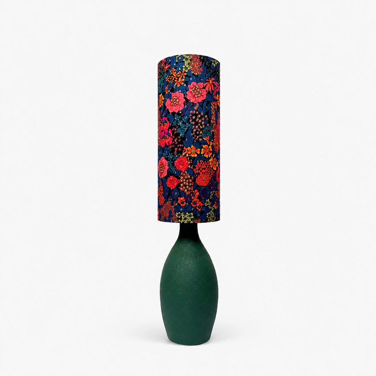 Lampa stołowa z pozłacanymi kwiatami