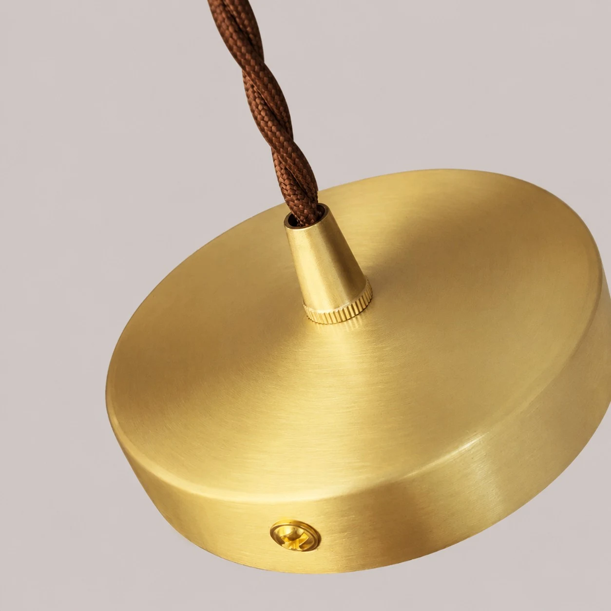 Detalj av mässingstakbalk