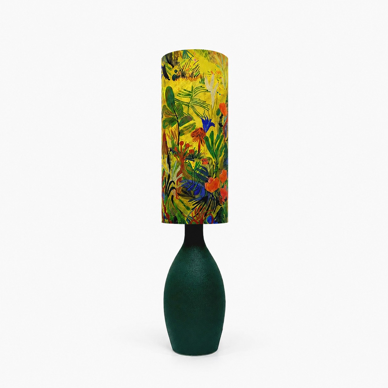 Żółto-zielona lampa stołowa w kwiaty